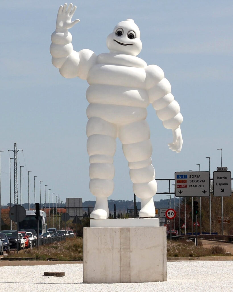 muñeco-michelin-fibra-vidrio-polifibra-sg-2 Muñeco Michelin en fibra de vidrio Polifibra SG